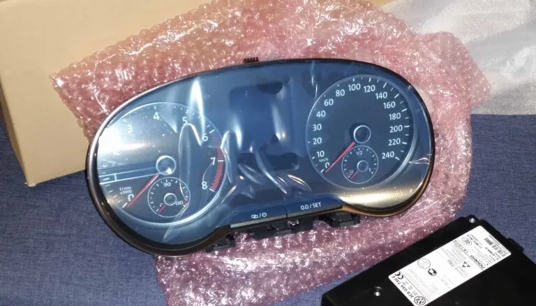Instrument cluster MFA Plus — Polo BlueGT OEM — teaser