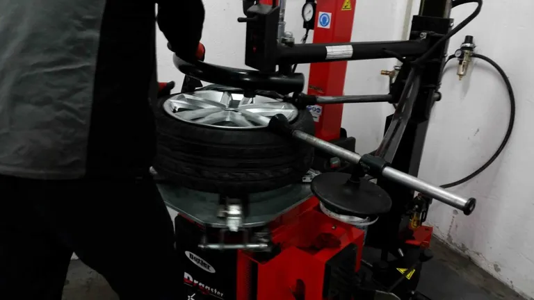 Summer tires 215/40R17 — teaser