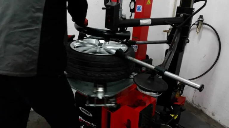 Summer tires 215/40R17 — teaser