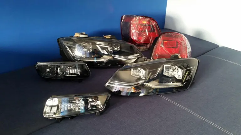 Przednie reflektory Full LED OEM — teaser