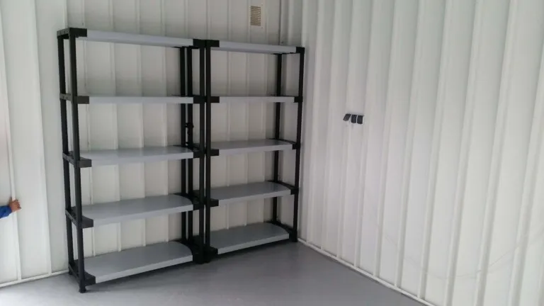 Garage organization plan using shelving units