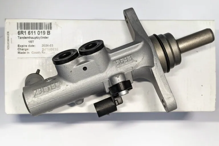 Tandem brake master cylinder 23.81 from Polo 6R R WRC Street