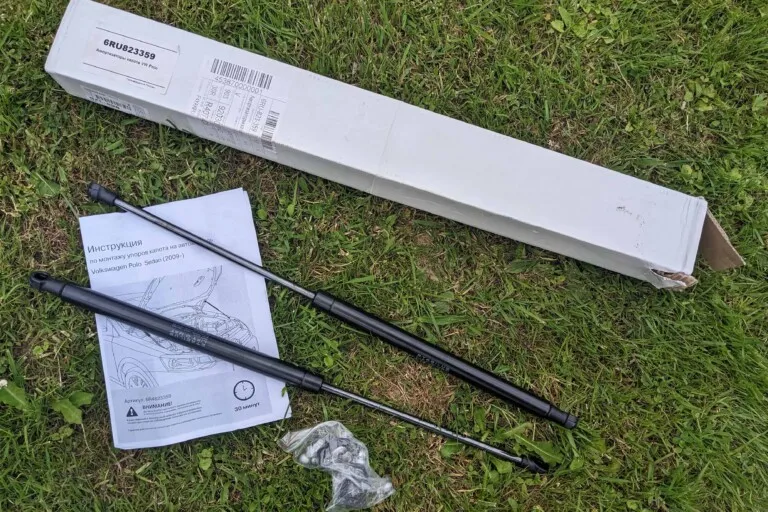 Polo 6R OEM bonnet gas struts 6RU823359
