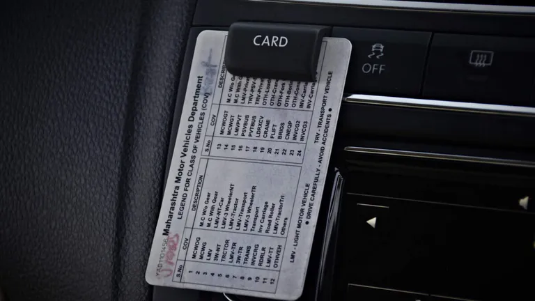 Card Holder &#8211; Skoda Rapid IND