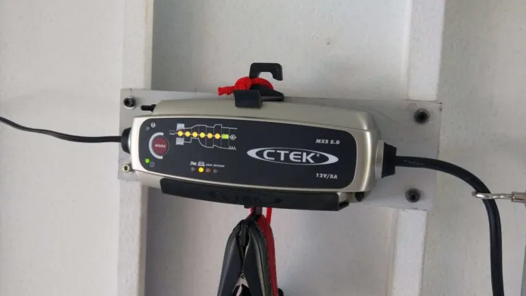 CTEK MXS 5.0 — safe & ease to use batterry charger (12V/5A)