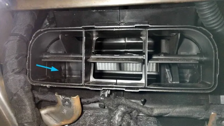 Swap Manual Climatic AC to Climatronic AC – part 5: Installing G191 sensor