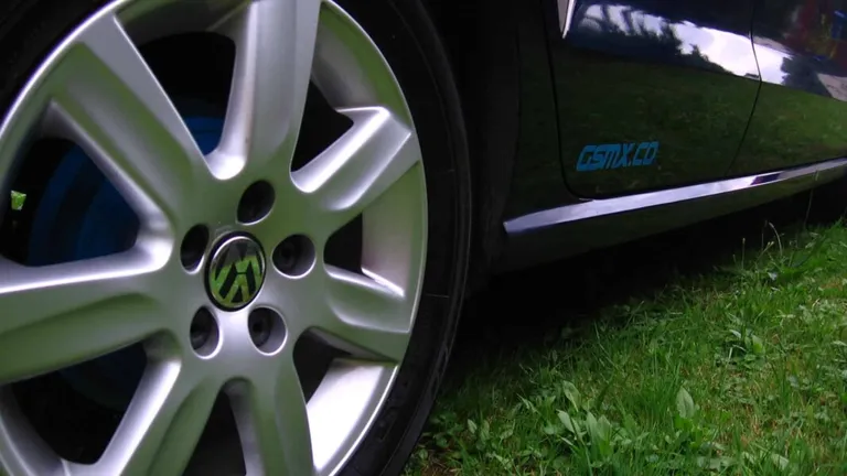 Discreet link on the Pola