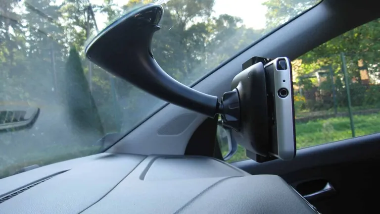 Samsung Vehicle Dock + Samsung Galaxy S2