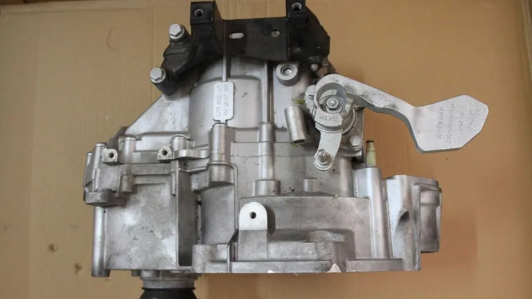 6-speed manual transmission MQ350 (QQR, 0A8) – teaser