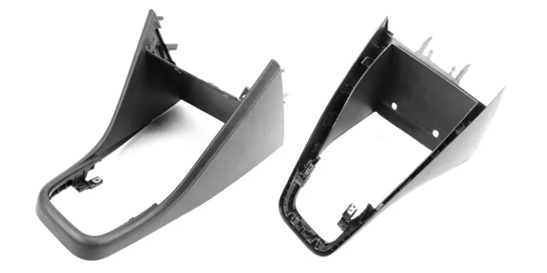 Demontaż osłony konsoli środkowej