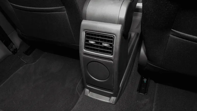 Rear ventilation in the armrest – Polo 6R IND&MY / Skoda Rapid / Vento
