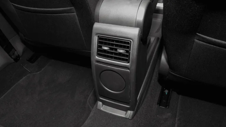 Rear ventilation in the armrest – Polo 6R IND&MY / Skoda Rapid / Vento