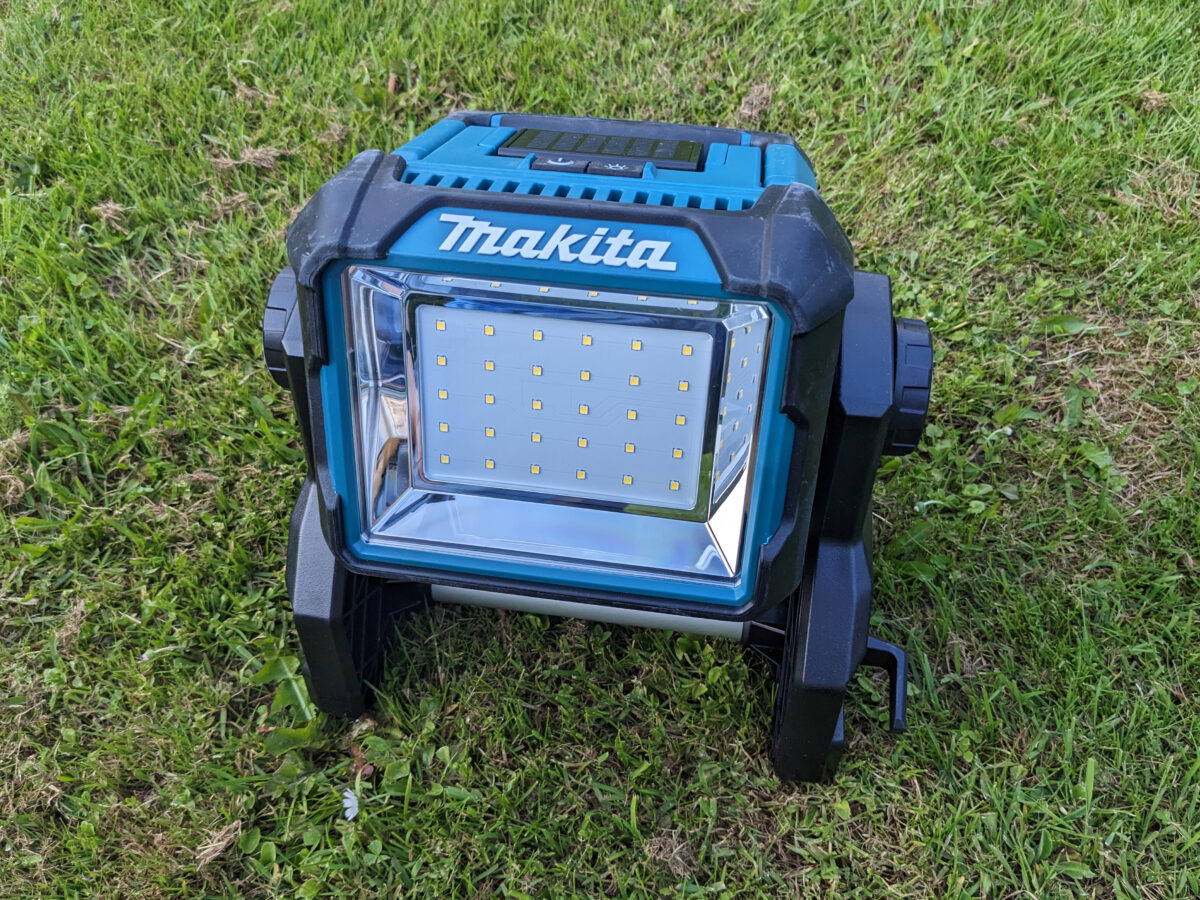 Makita DML811
