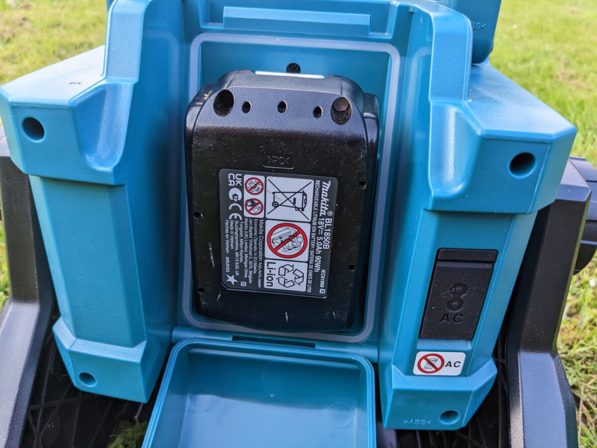 Makita DML811