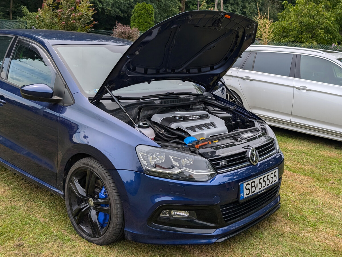 Polo 6R 2.0 TSI + 17Z brembo + 17" Cupra wheels + Full LED + OEM bonnet gas struts