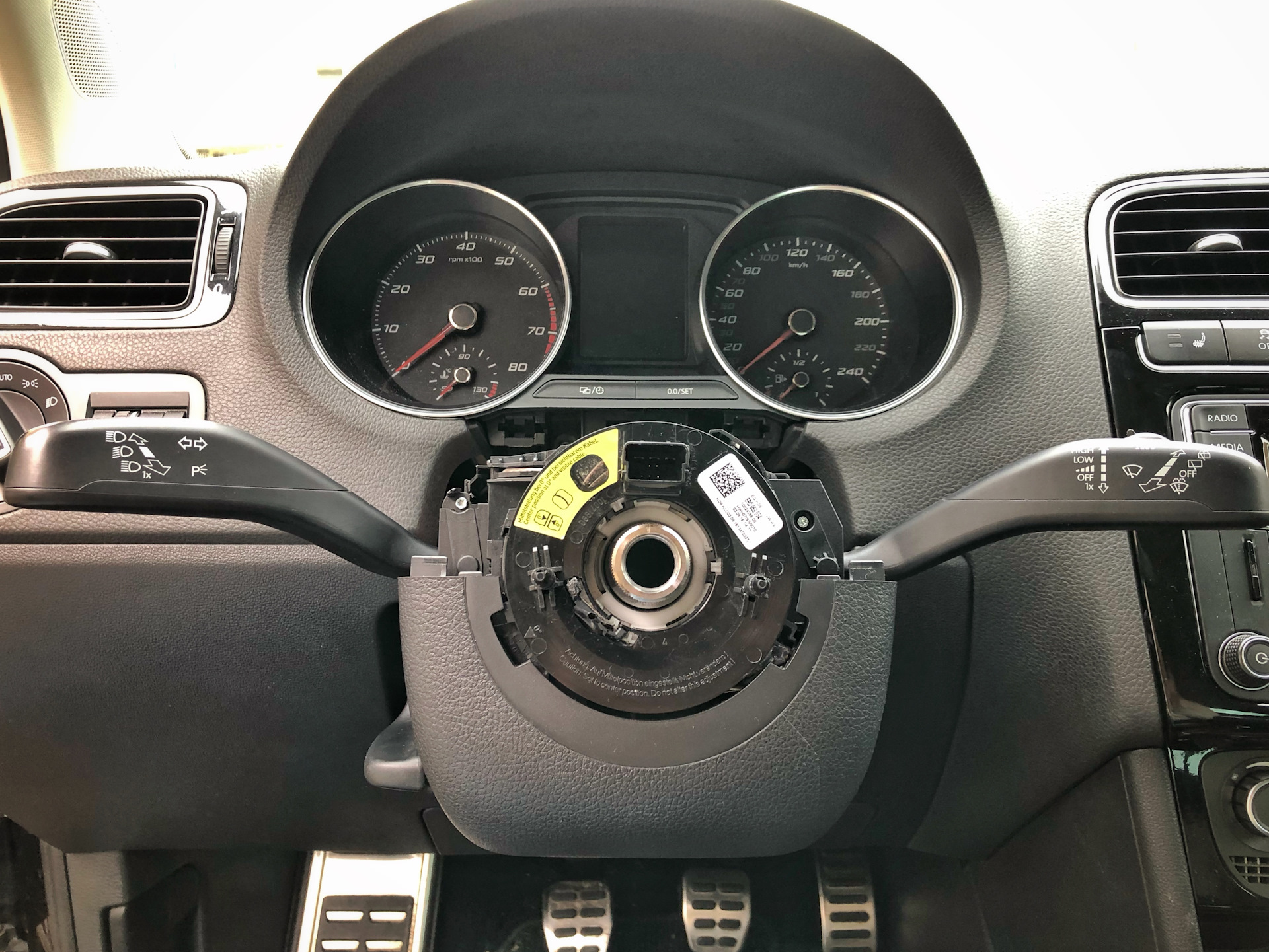 A full column stalk switch with cruise control function as a backup