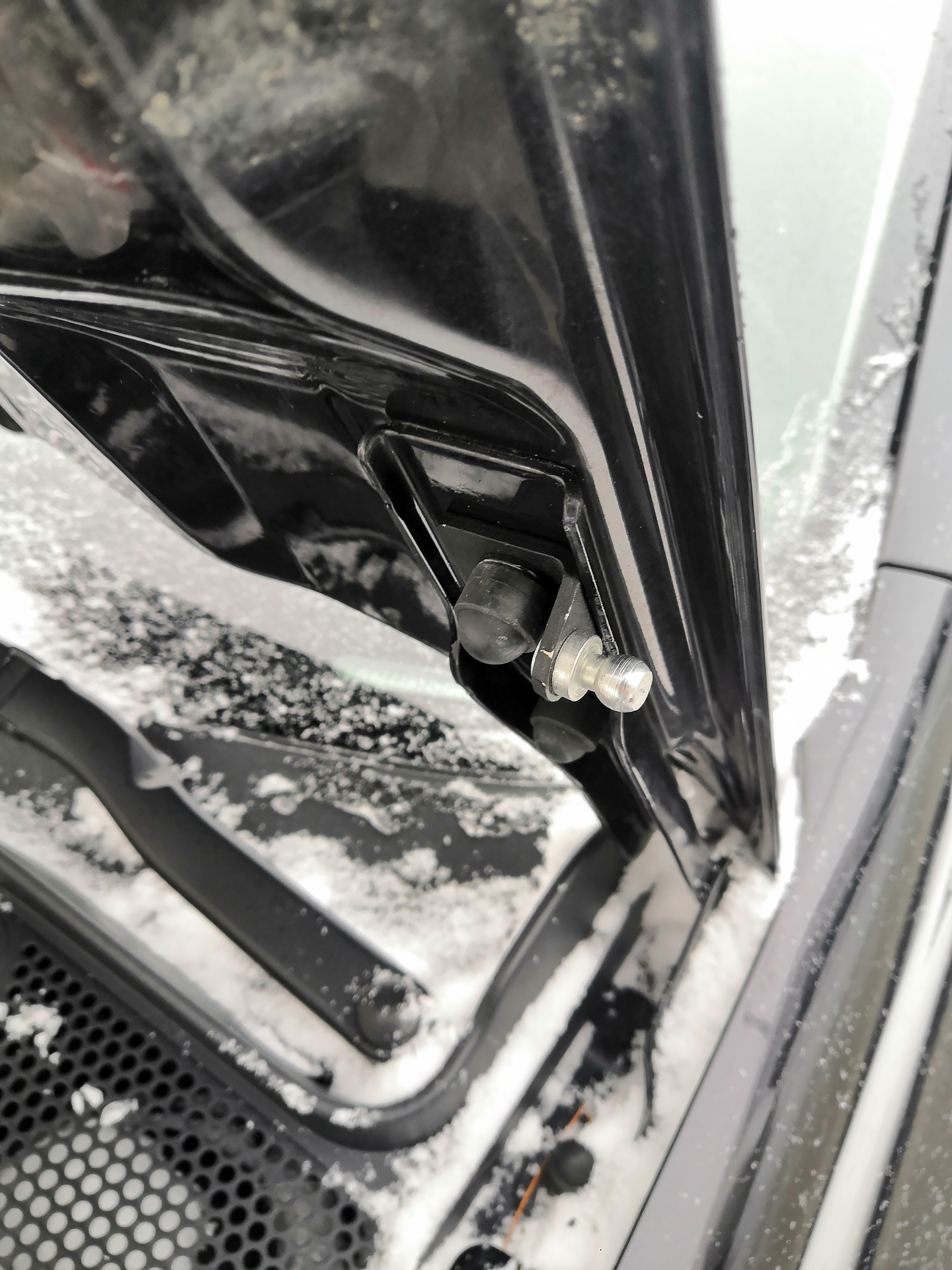 AutoUPOR-UVWPOL012 - bracket with a ball joint